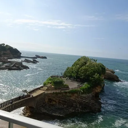 Le Rocher Du Coeur Ville 公寓 *